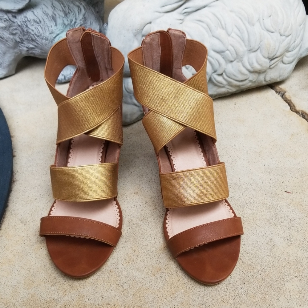 Madison Gold Wedge - Picture 2 of 8